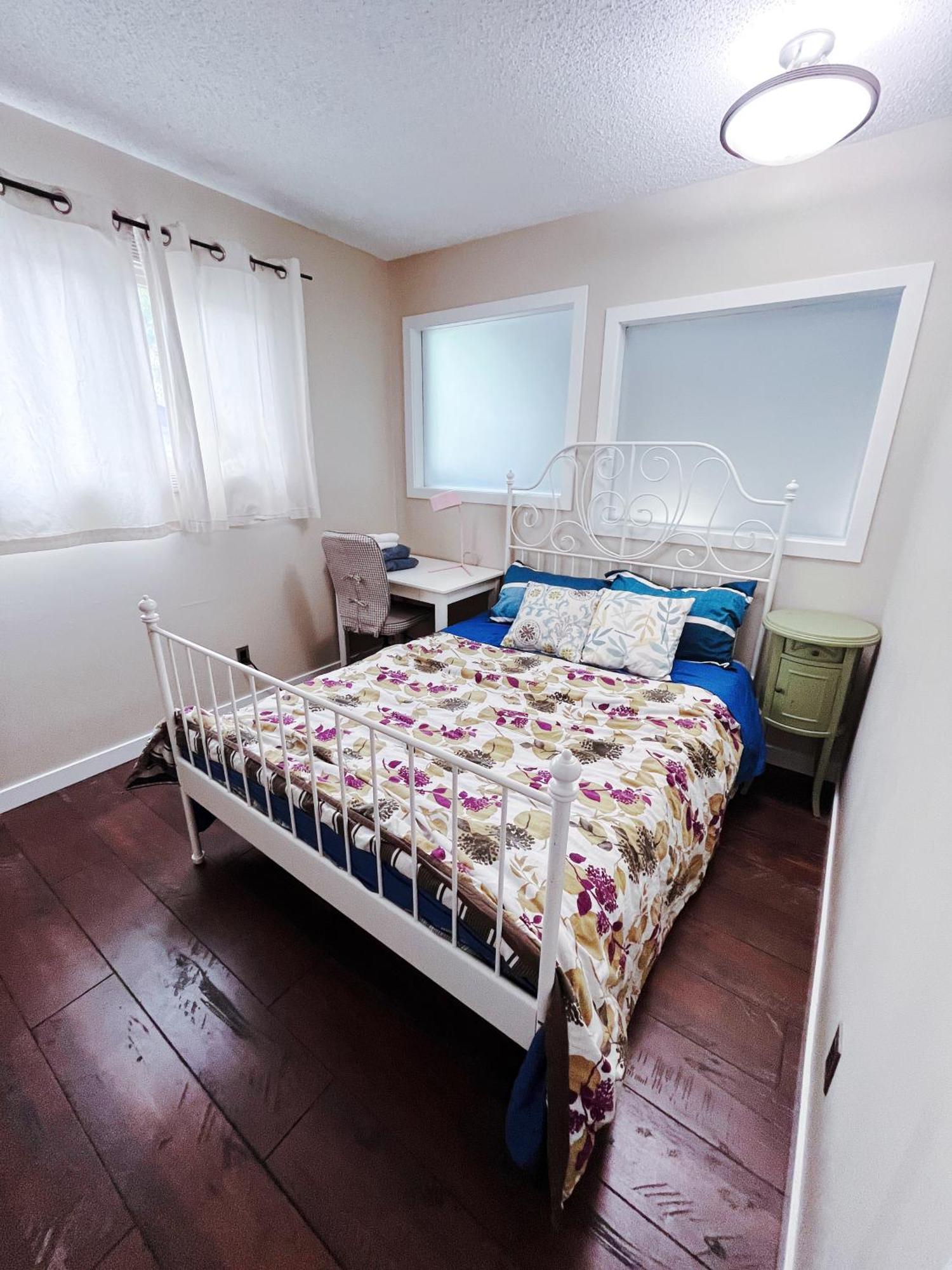Gorgeous House&30 Second Bus Station Close C-Train& Free Parking YYC Exteriér fotografie