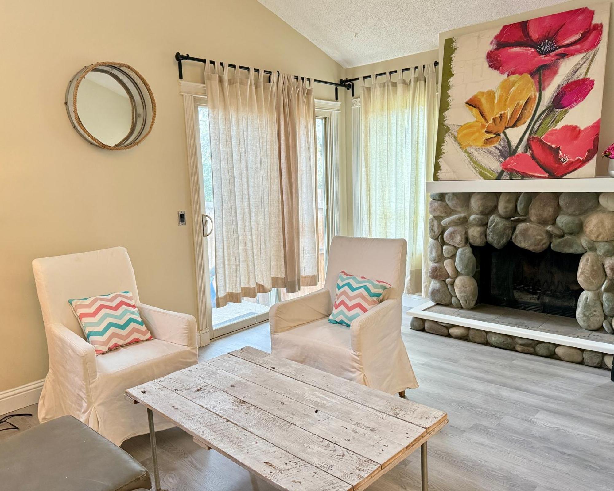 Gorgeous House&30 Second Bus Station Close C-Train& Free Parking YYC Exteriér fotografie