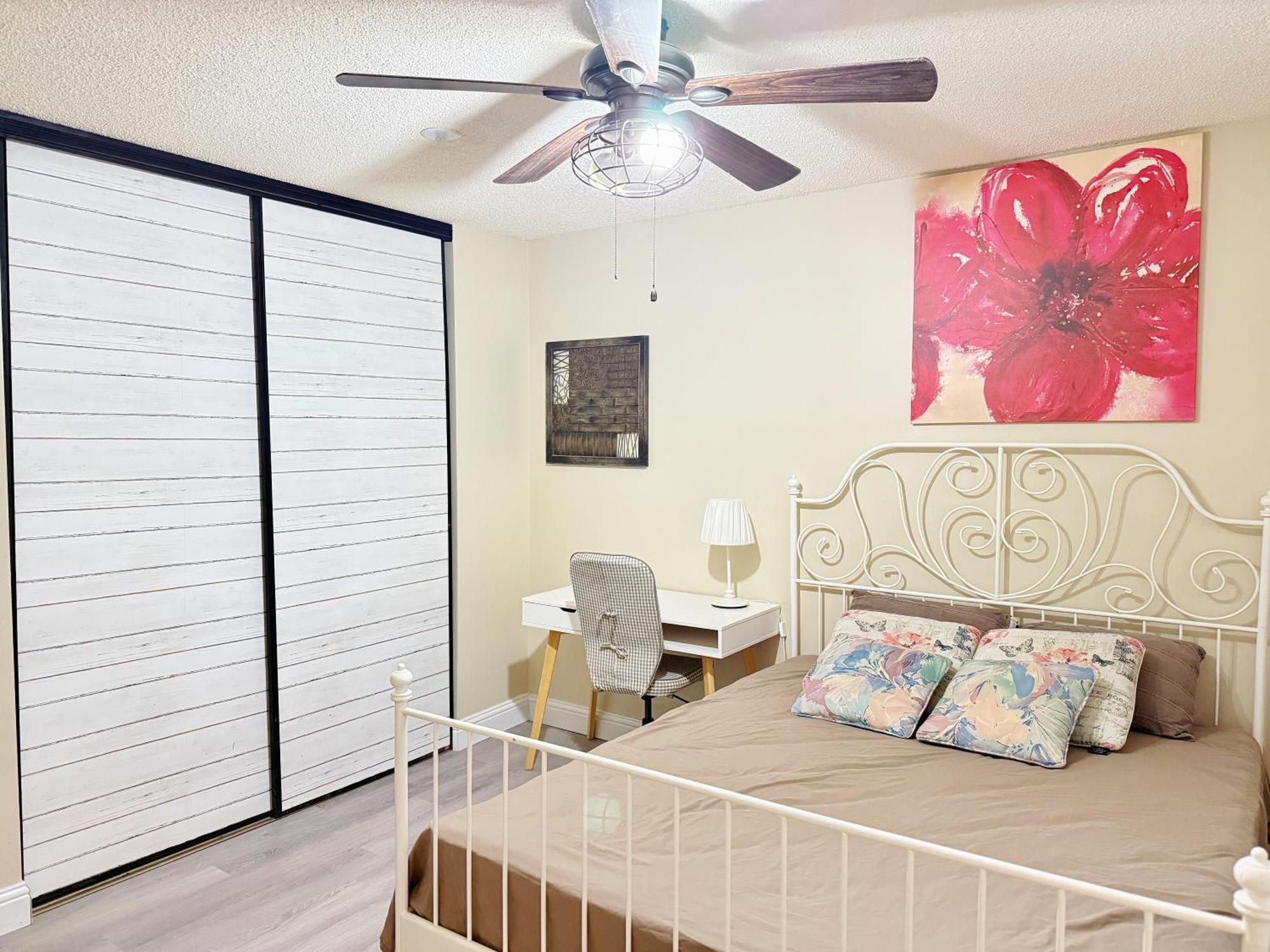 Gorgeous House&30 Second Bus Station Close C-Train& Free Parking YYC Exteriér fotografie